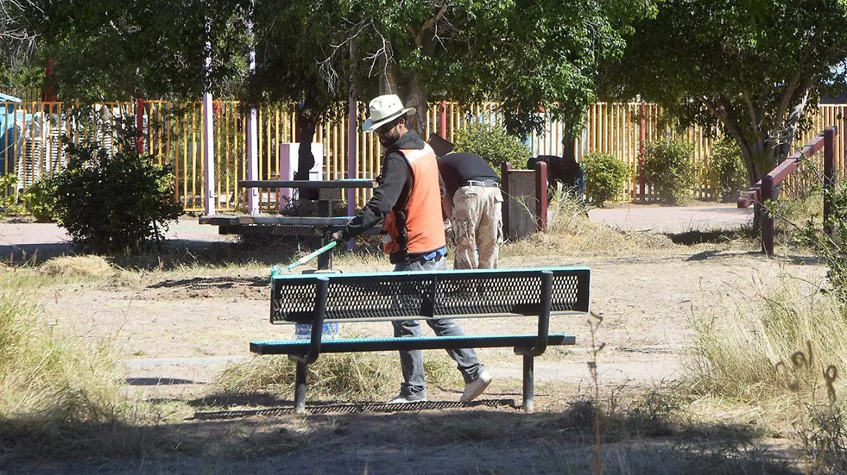 20-02-2022-Pinta y Limpieza en parque la Sauceda.Por Sauceda Pahuer,  por vecinos de Pueblitos y Parque Urbi Villa del prado-Cvillalba (13)